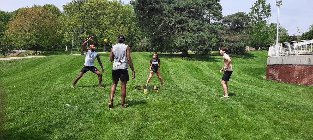 THerrmannSC's tweet photo. We Work Together, We Compete Together, We have Fun Together, We Build Relationships Together. This is Family...The Bronco Family! #TeamWMU #LetsRide #HorsepoWer #FunFridays https://t.co/qOqjHmtfza