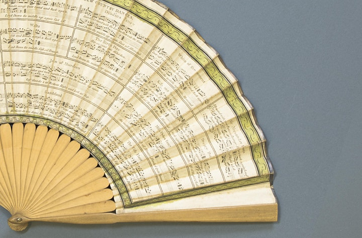 Explore fascinating connections between dance, fans, and society etiquette at assemblies & balls in 18c-19c w/ curatorial asst. Alisa Hendry... 🎫 Talking Fans: Dance Fans and the Georgian Assembly Room - Wednesday, 25 May - 7pm @TheFanMuseum #Greenwich visitgreenwich.org.uk/whats-on/talki…