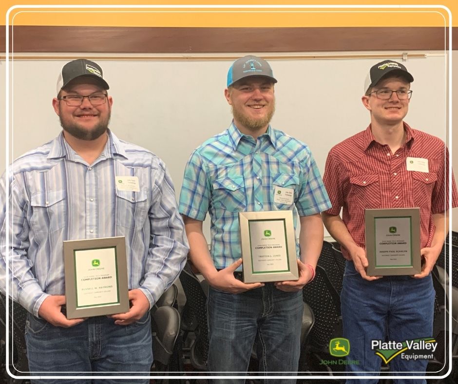 PVEQUIP's tweet photo. We never miss a chance to celebrate the successes of the next generation of difference makers! Congratulations to Russell Raymond, Treyton Jones, and Joe Scanlon who graduated from Southeast Community College’s John Deere Tech Program. #JDTech #PVECareers https://t.co/3tBOqc1BkF