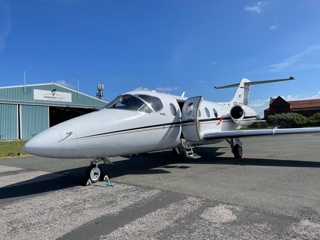 hangar3BLK's tweet photo. Another busy apron again this week as the Hangar 3 Team looked after a wide variety of aircraft with passengers travelling for business, holidays, family reunions and medical transfers. Keep an eye on the apron for some bigger aircraft this weekend 😃#hangar3 #blackpoolairport https://t.co/BAmvCiHd1n