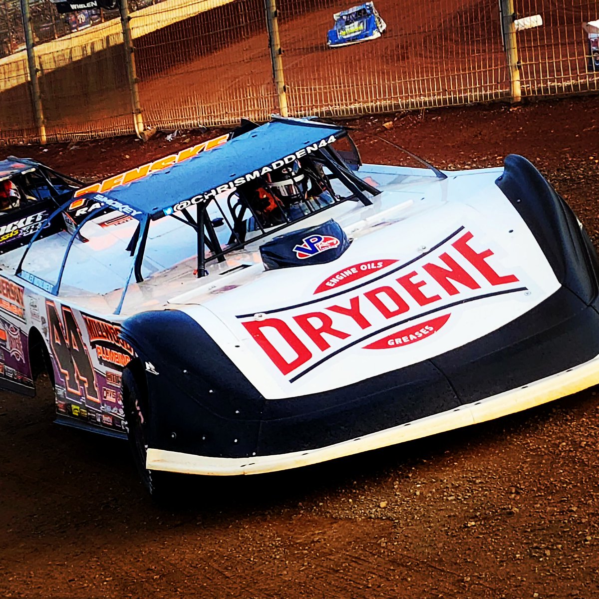 TheSouthernOut's tweet photo. Winner of @raceXR @TheDirtTrack Smokey @chrismadden44 waiting to go out to qualify. #Colossal100 #superdirtlatemodel #share #follow https://t.co/1IgsYLJQrR