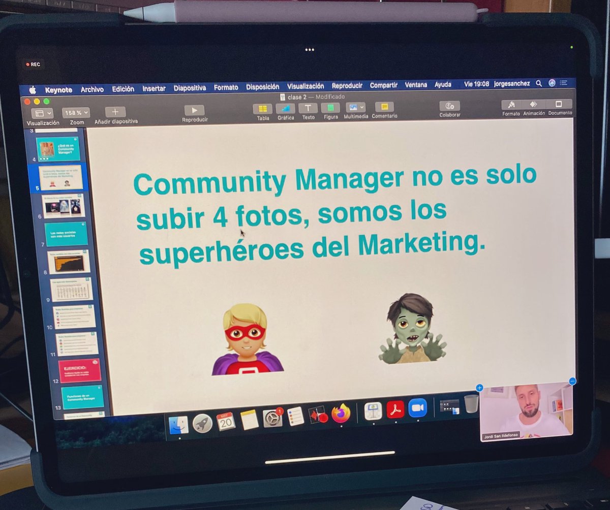 ¡Segunda clase del curso online de <a href="/aulaCM/">Aula CM - Escuela de Comunicación y Marketing</a> !
Hoy hemos visto las funciones del Community Manager con <a href="/jordisanildefon/">Jordi San Ildefonso</a> 🚀
#Equipo237 ❤️‍🔥 #SomosLosSuperhéroesDelMarketing