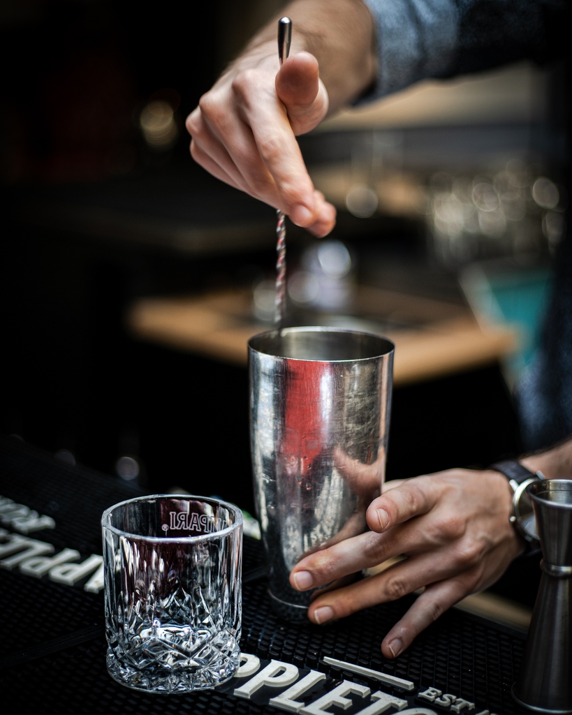 eat10acres's tweet photo. "If you want to see the sunshine, you have to weather the storm."
- Frank Lane

STORMY WEATHER
- Espolon Blanco Tequila
- Kahlua
- Campari
- Chocolate Bitters

Our bartender at the Bistro, Jack turns mixing a cocktail into an art form. https://t.co/uJ8om1RnRJ