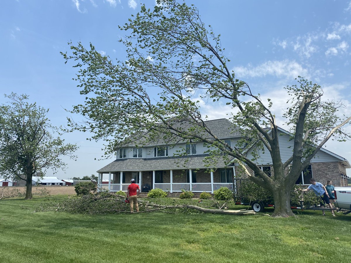RickMeyer_Photo's tweet photo. Storm damage in Breese, IL. Homeowner tells me the brick chimney was blown over and into the living room!  It also bumped an interior wall and smashed up the bathroom sink!  No one was injured. https://t.co/BRXtpcW0R7
