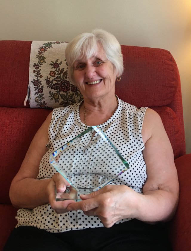 SteveFundraiser's tweet photo. No better feeling in my job having a #MagicMonday feeling! 

Writing a #HeartOfGold thank you to our 22 year serving supporter, Mrs Sally Jarman💙

In 2022 raised £1,965 from her knitted🐥sale. Now raised over £20k for @KeechHospice. 
Hitchin very own Heart's Hero @hitchinnubnews https://t.co/51NaEEACyp