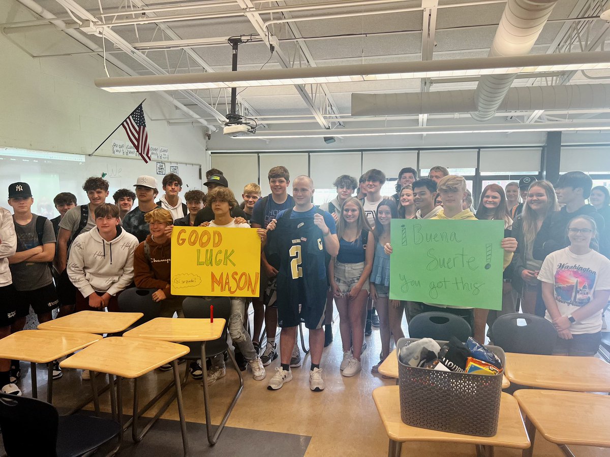 TV_Vikes's tweet image. .@TVHS_VIKINGS student Mason Holbein is about to undergo his second brain surgery so some students &amp;amp; staff made sure he felt love from his Viking family before he wrapped up his last day. They surprised him with a clap out &amp;amp; Cameo video from former Browns Coach Hugh Jackson. 💙💛