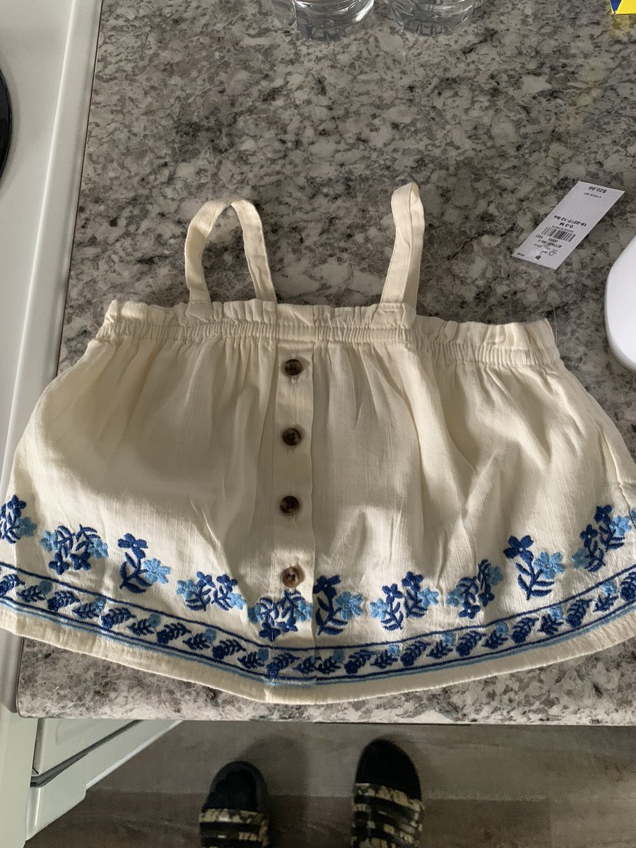 keyton_serina's tweet photo. Keely ate these up honestly. Ready for family pictures tomorrow 🥰 https://t.co/ZxGAwnwdMU