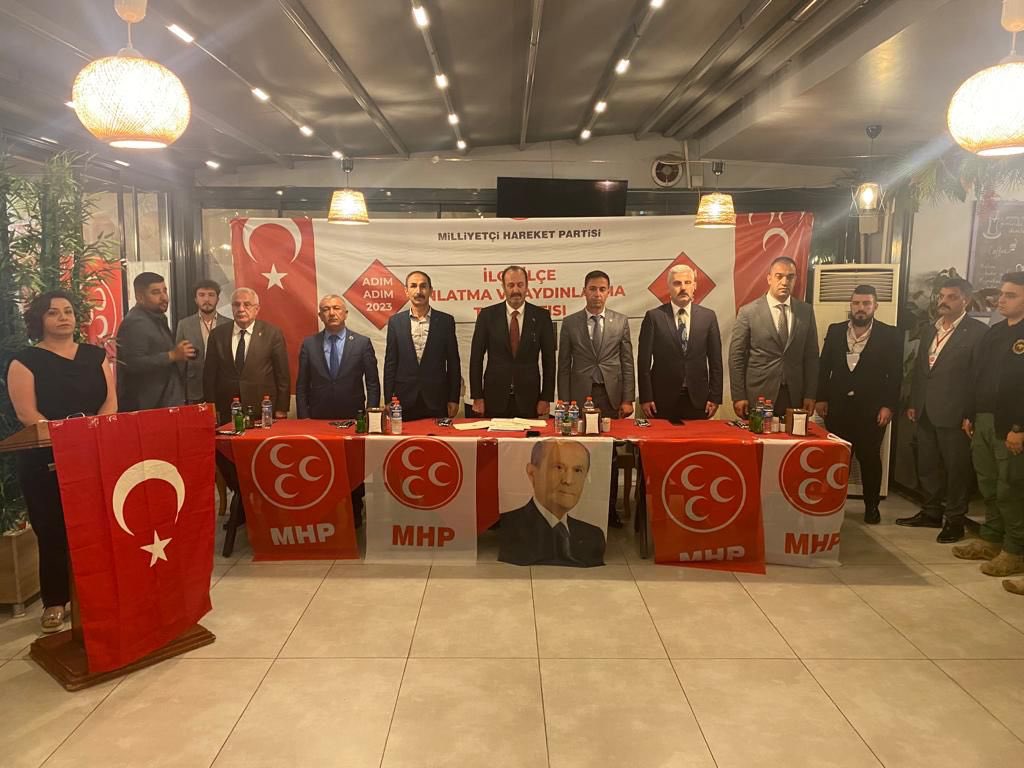 TmrOsmanagaoglu's tweet photo. 1. Adım Adım 2023;İlçe İlçe Anlatma ve Aydınlatma Programımız kapsamında; MYK Üyelerimiz @GonultasEyup @ademyurdagul @bhdralprn @mbesirtatar,İl Bşk. @cihankayaalp5 ve İlçe Bşk. Abdulhamit Aruser ile Hani’ye Liderimiz Sn. Devlet Bahçeli’nin selamlarını götürdük. https://t.co/RrRGZ5JL9k