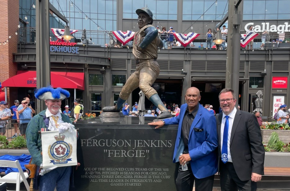 Fergie Jenkins statue unveiled at Wrigley Field. #ckont
chathamdailynews.ca/sports/basebal…