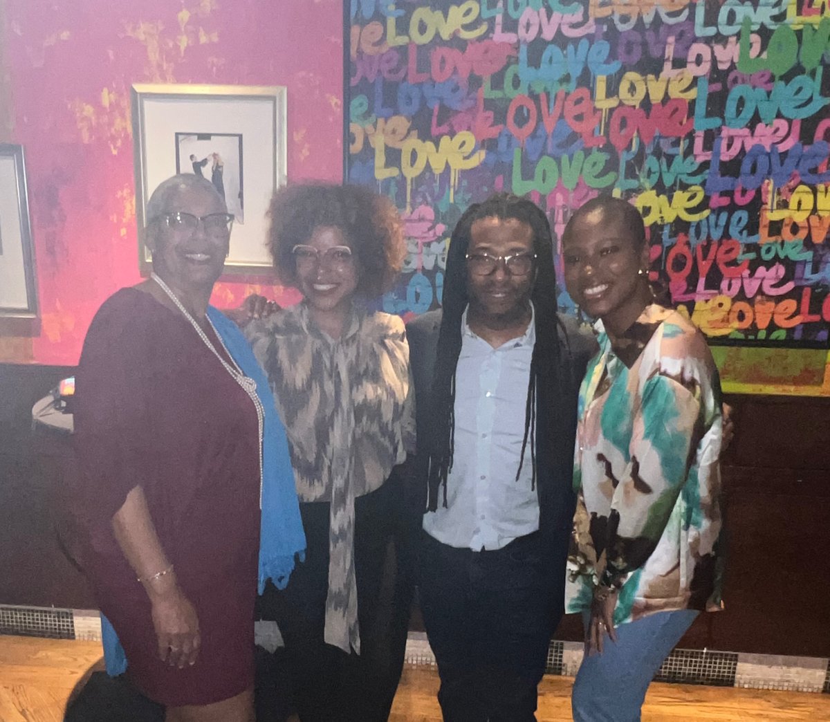 OneNorth's tweet image. Last night was such an inspiration, connecting with dozens of Chicago’s creative minds and celebrating our city’s advertising creative at @ChicagoAdFed's "A Night of Chicago AF Creativity."

#Advertising #ChicagoAdvertising #ADDYawards @Burrell_Comm @LisaMPhoenix