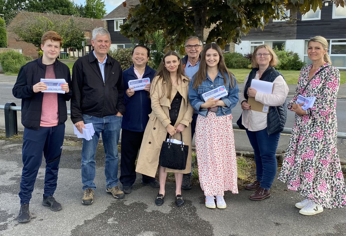 EsherWaltonCons's tweet photo. Great evening in #Walton hearing residents views on what matters most to them. @DominicRaab #NotJustAtElectiomTime #WorkingAllYear https://t.co/flDw9nsOSr