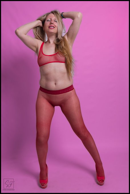 Hi, Do you like my outfits?;) More of me on https://t.co/DBI4mrmamX https://t.co/RtrSh4Y4aO<a href="/tag/london"class="tags"><span>#london</span></a><a href="/tag/unitedkingdom"class="tags"><span>#unitedkingdom</span></a><a href="/tag/lincoln"class="tags"><span>#lincoln</span></a>