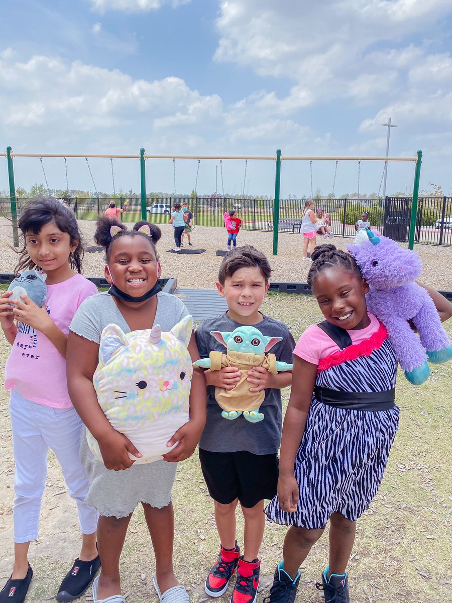 MrsWilliams_MBE's tweet photo. An Extra Recess/Stuffed Animal Party to celebrate our super behavior and compliments from staff around the campus is a GREAT way to end our Friday! #BetterTogether @HumbleISD_CE https://t.co/CE7wj0Tpug