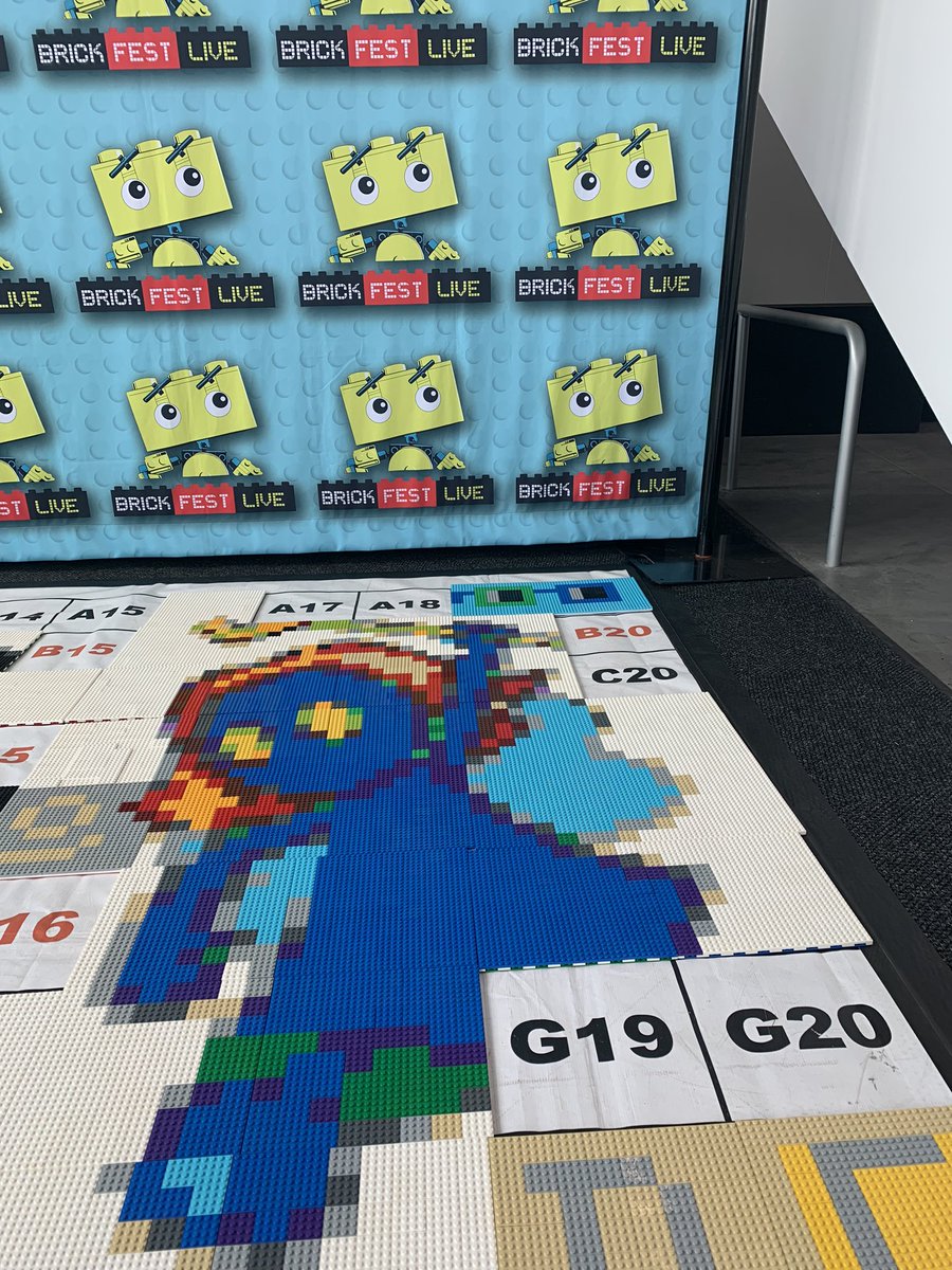 ProfWerder's tweet photo. I’ve been nounifying @Veecon #nounish #cc0summer ⌐◨-◨ https://t.co/TqqLfKs4sj