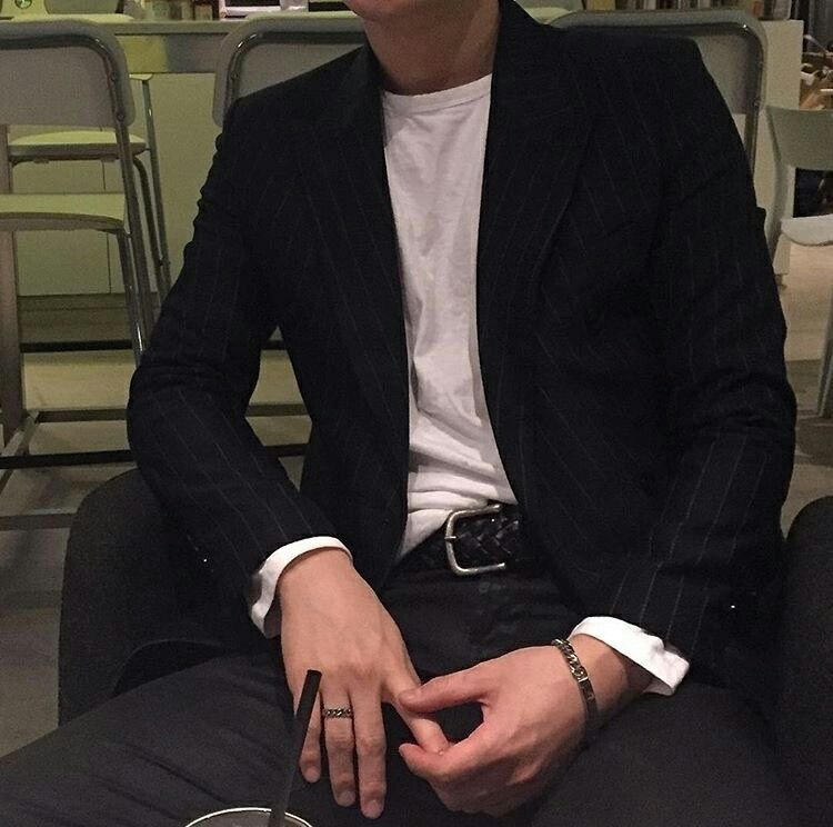 ᅠ 

ᅠ 

ᅠ 
    
ᅠ They say that the color black
ᅠ represents darkness and evil, but to
ᅠ tell the truth that color gives
ᅠ elegance and empowerment.

ᅠ 

ᅠ 

ᅠ