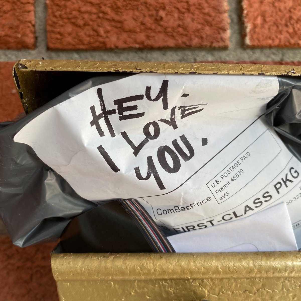 mail day is a good day ✉️