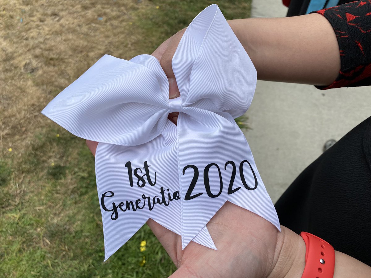 csunorthridge's tweet image. The second ceremony for 2019-21 is about to begin! Are you walking? 🙋‍♀️🙋 Did you lose this ribbon? Let us know! #csungrad