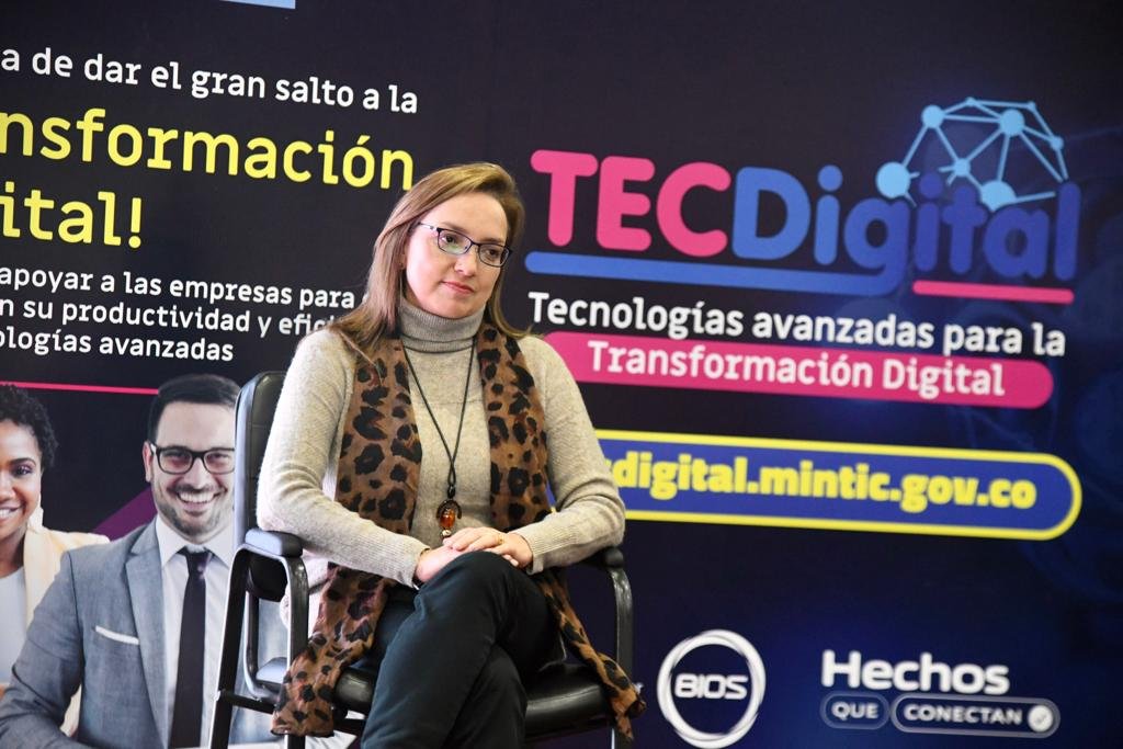 CarmenLigiaV's tweet photo. #NariñoConectado | Con la presidenta de la @camarapasto, Pilar Benavides, y el director científico de @BIOS_CO, presentamos #TECDigital, el Centro de Servicios Compartidos de #TecnologíasAvanzadas y Emergentes para la Transformación Digital de Pasto. https://t.co/ochTMa6GHa