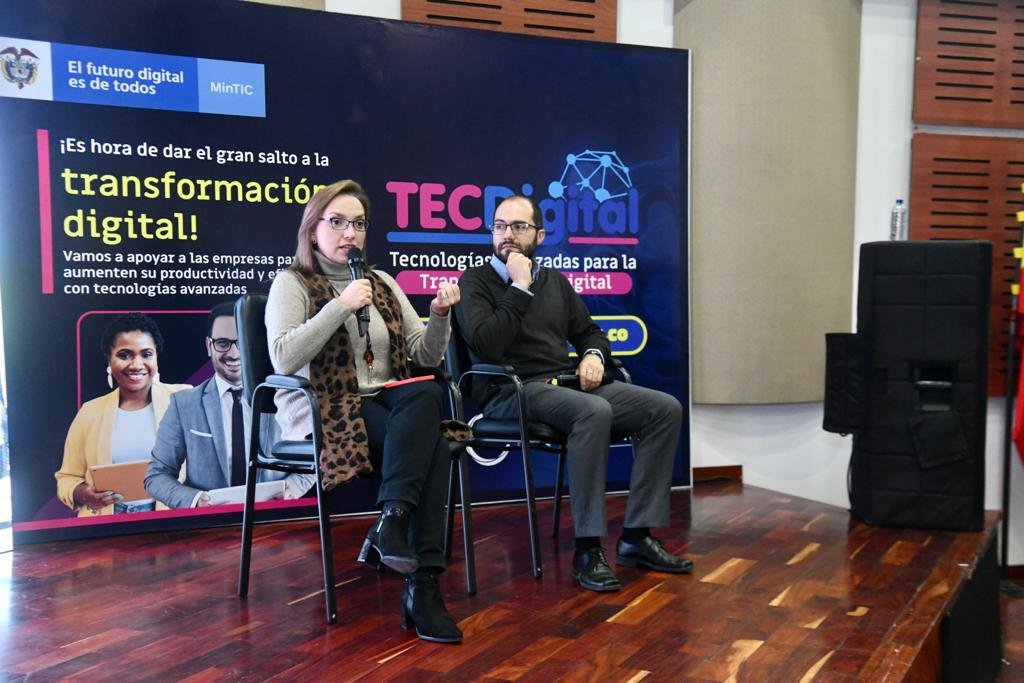 CarmenLigiaV's tweet photo. #NariñoConectado | Con la presidenta de la @camarapasto, Pilar Benavides, y el director científico de @BIOS_CO, presentamos #TECDigital, el Centro de Servicios Compartidos de #TecnologíasAvanzadas y Emergentes para la Transformación Digital de Pasto. https://t.co/ochTMa6GHa