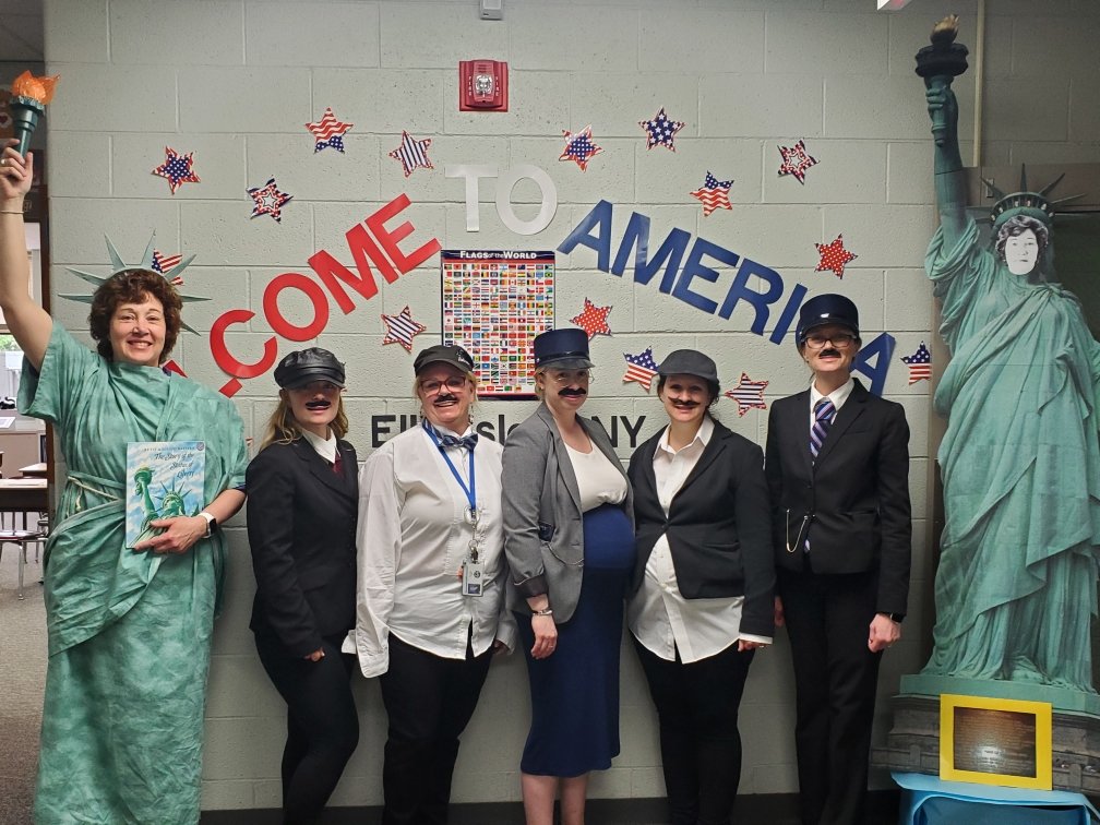 Mrs. Holm tweet media