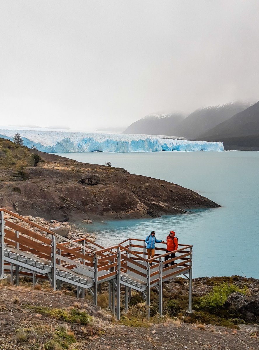 Las famosas pasarelas en el #glaciarperitomoreno
📌Sendero de la costa #senderoazul