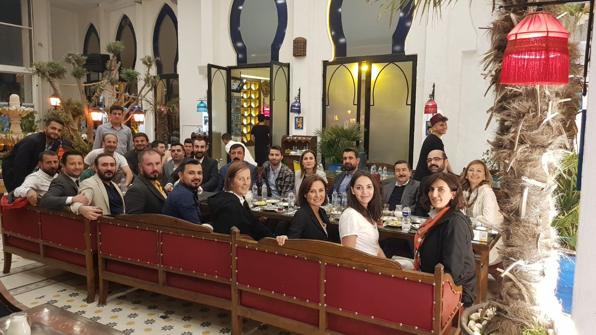 Antep, Diyarbakır, Aydın, Trabzon, İstanbul ve Şırnak’tan Değerli Yol Arkadaşlarımızla Gaziantep Mitingi öncesi çay sohbeti🎉