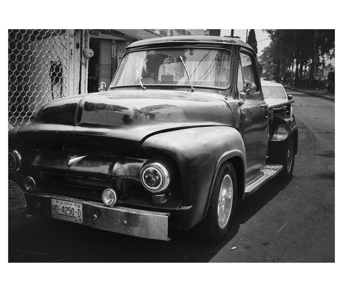 rosenstech's tweet photo. #fordf1001956 #ford #oldskool #oldcar #mexicocity #fujifilm_xseries #X100V #fordpickup #retrocar #oldskoolcar https://t.co/XQhLgUf7sr