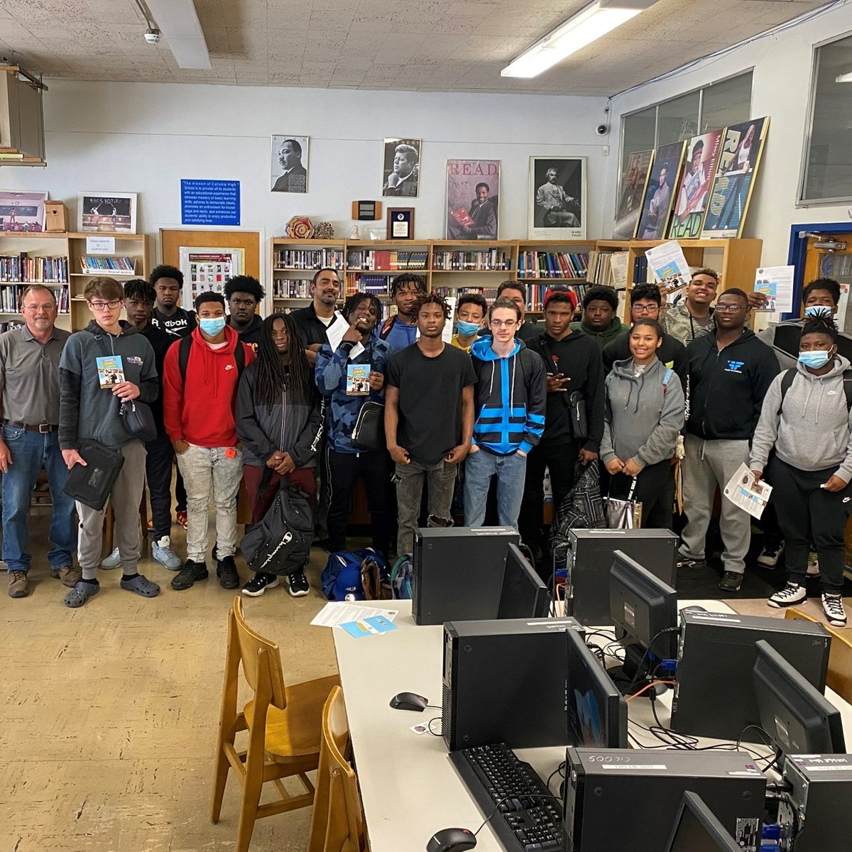 MidAmCarpenters's tweet image. Thank you to #Local634 #Local662 #Local640 Representatives for hitting the road and attending job and career fairs across the Southern Region. Events like these allow our reps to reach the next generation of #UnionCarpenters! #MidAmCarpenters