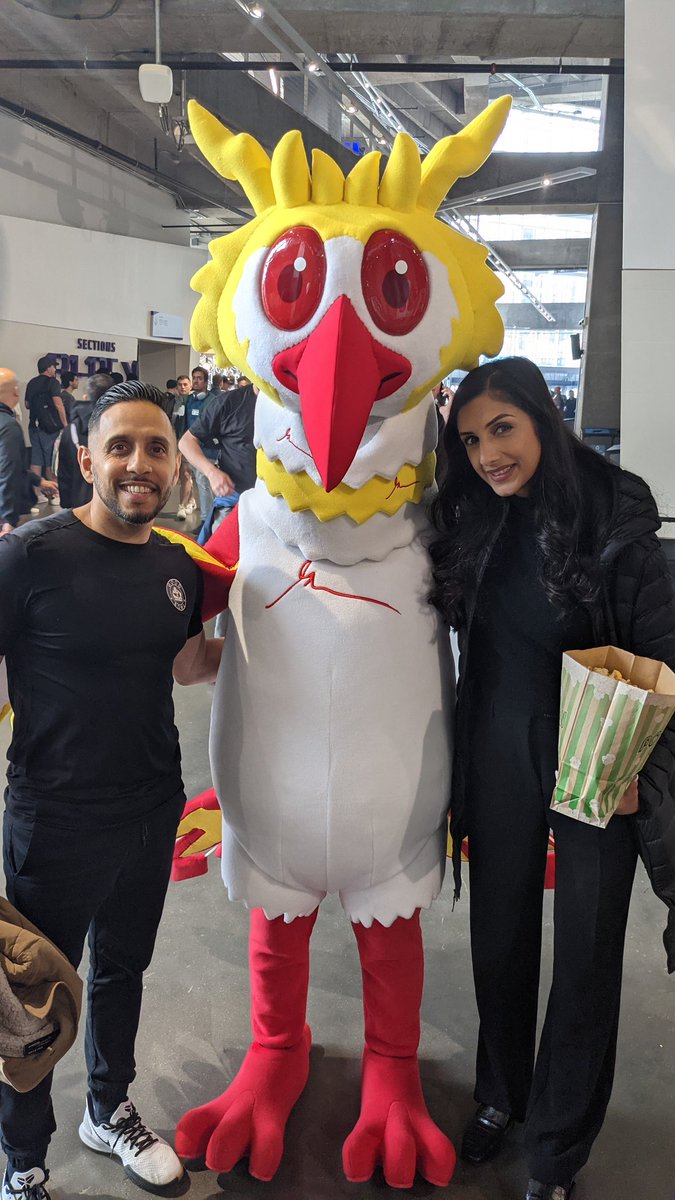 Forever❤️

#foreverphoenix #VeeCon <a href="/garyvee/">Gary Vaynerchuk</a> <a href="/veefriends/">VeeFriends</a>