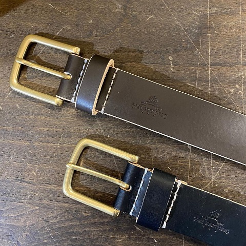 GeneralStoreBl1's tweet photo. Pike Brothers https://t.co/HeISpTV6NQ
1.1967 Sports Tee Alcatraz Red
2.1963 Utility Belt Black &amp; Brown 
3.1947 Roamer Pant 208 Rinse
4.1952 Lowkinawa Boots Rough-Out
Pike　ボーダーTeeをセルヴィッチデニムに合わせて！
＃sportstee  #belt #Selvedgedenimjeans #Pikeboot https://t.co/zAgNHbdOhr