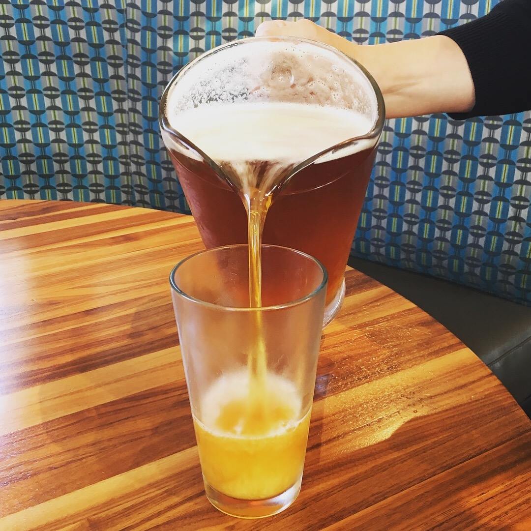 If you were thinking about grabbing a beer after work, here's your sign. 😉 Happy Friday, everyone! 🍻

#maverickjacks #burlingameca #burlingameeats #yelppeninsula #peninsulafoodies #bayareaeats #familyfriendlyrestaurant #bayareafoodie #burlingamecalifornia #burlingametakeout