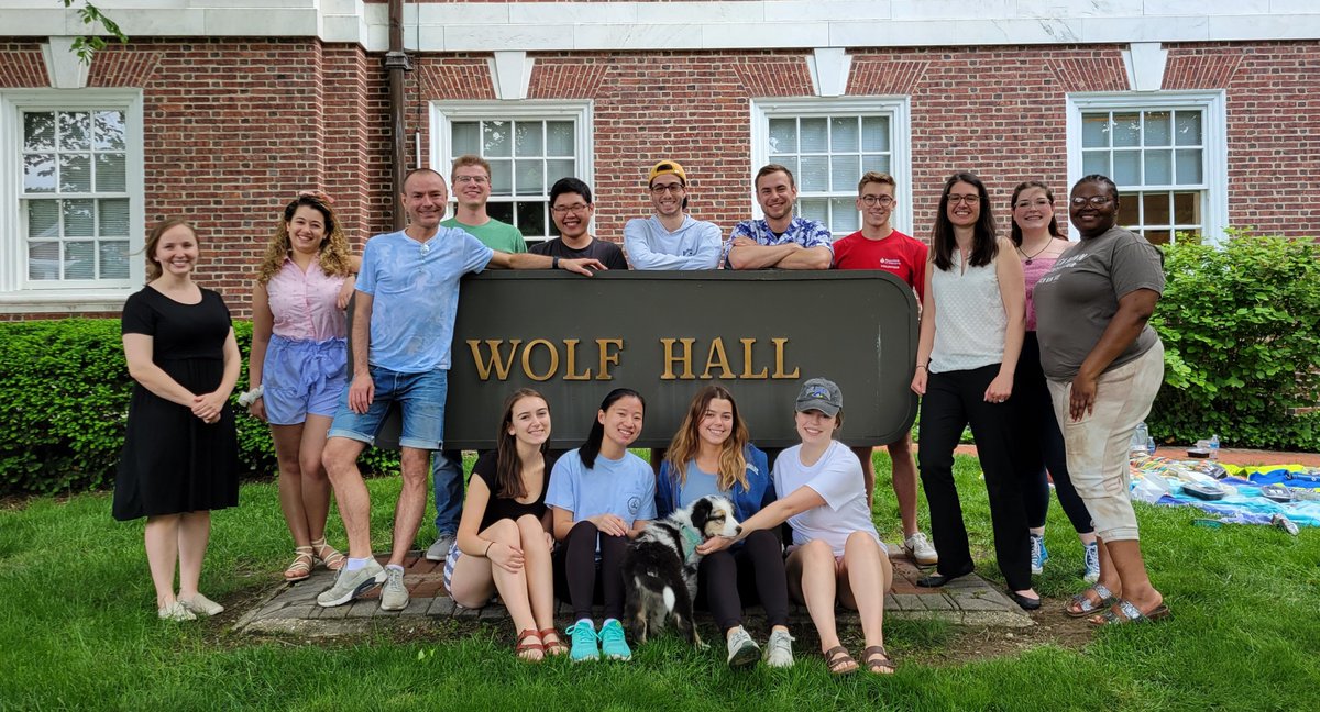So much to celebrate at the end of semester Tanis lab lunch! 2 PhD, 2 MS, and 2 undergrad senior thesis students are graduating next week. I'm so thankful to be able to work with this incredible group of people.