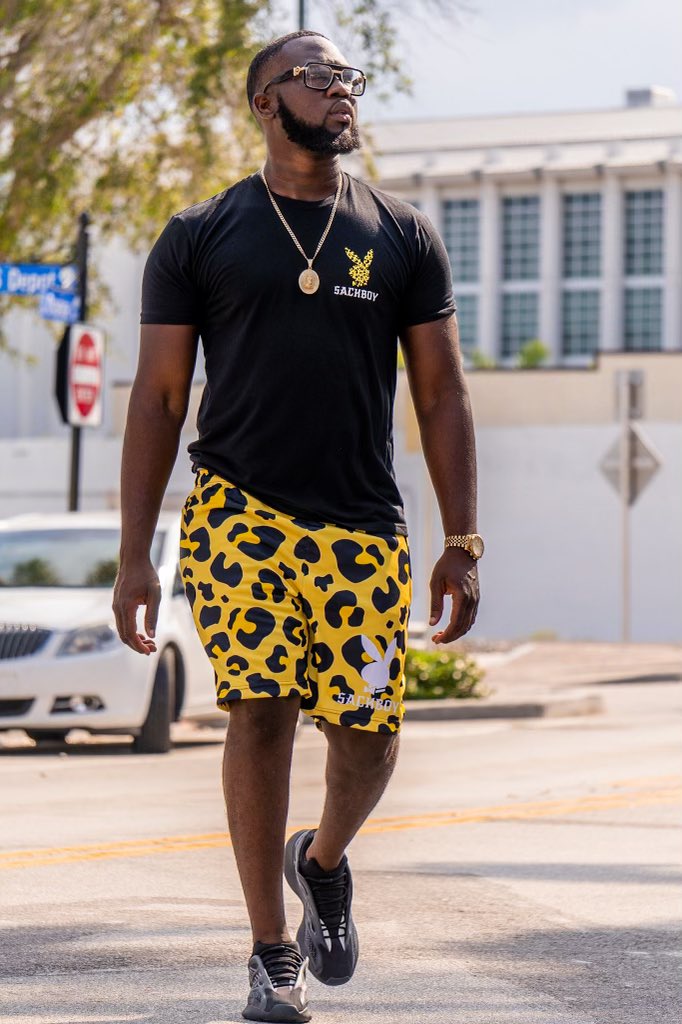 Zoeboi's tweet photo. Sack summer has officially kicked off with our first set sackboy available in colors orange and yellow☀️🌴 🐇👯‍♀️💛🧡retweet for a chance to get a free pair 
https://t.co/iwz2axZ2yb https://t.co/4Z3hVMaV7y