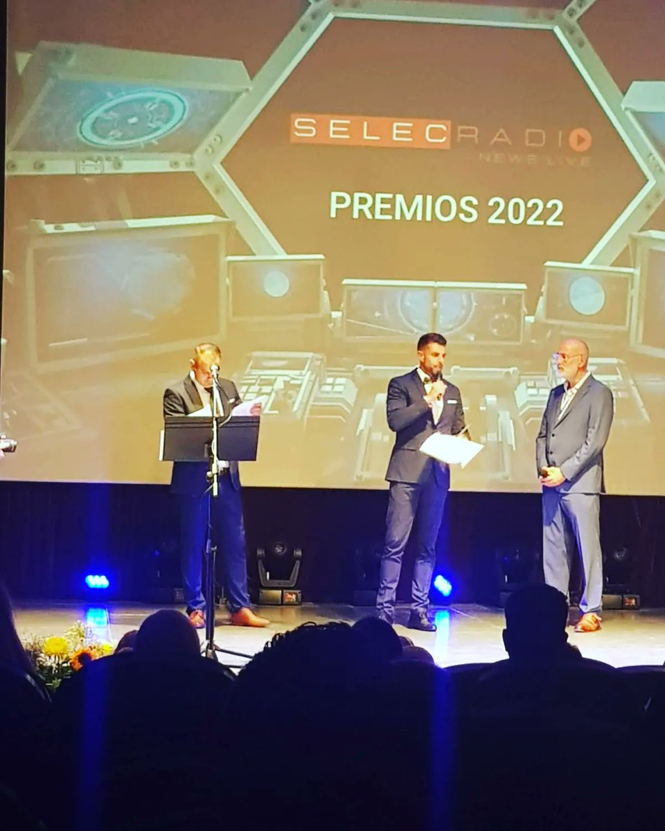 CarmeloSalas's tweet photo. 🏅#PREMIO| Investigación Ciéntifica y Técnica a @EDUCON_ES

💯Agradecimiento absoluto al #EQUIPOEDUCON por divulgar nuestras 3R (#Risa,#Respeto y #Responsabilidad)

✨️Enorme agradecimiento a @RadioSelec por dar valor a nuestro trabajo,e infinidad de entidades por su confianza💥 https://t.co/oR9Y4bel4E