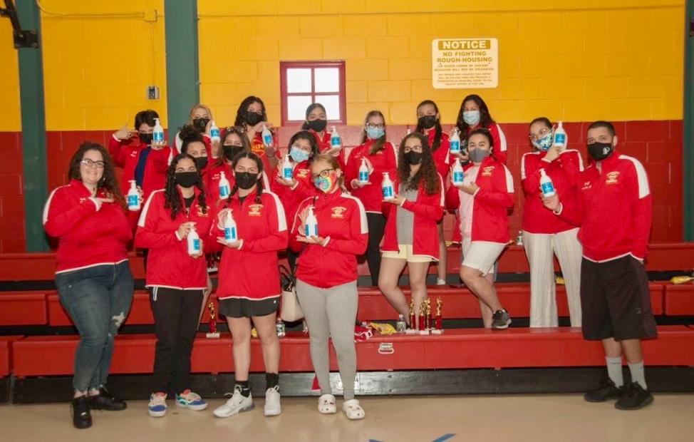 H2ONECare's tweet photo. Supporting communities keep their kids safe and healthy with clean hands. 🙌
.
.
.
#northbergen #softball #team #h2one #handsanitizer #giveback https://t.co/stZRLBeVt2