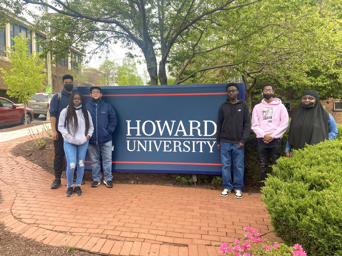 YESscholars's tweet photo. Thanks to @Georgetown, @JohnsHopkins, @HowardU and @AmericanU for giving campus tours to YES NYC scholars!🎉 https://t.co/1bP7DY4KuL