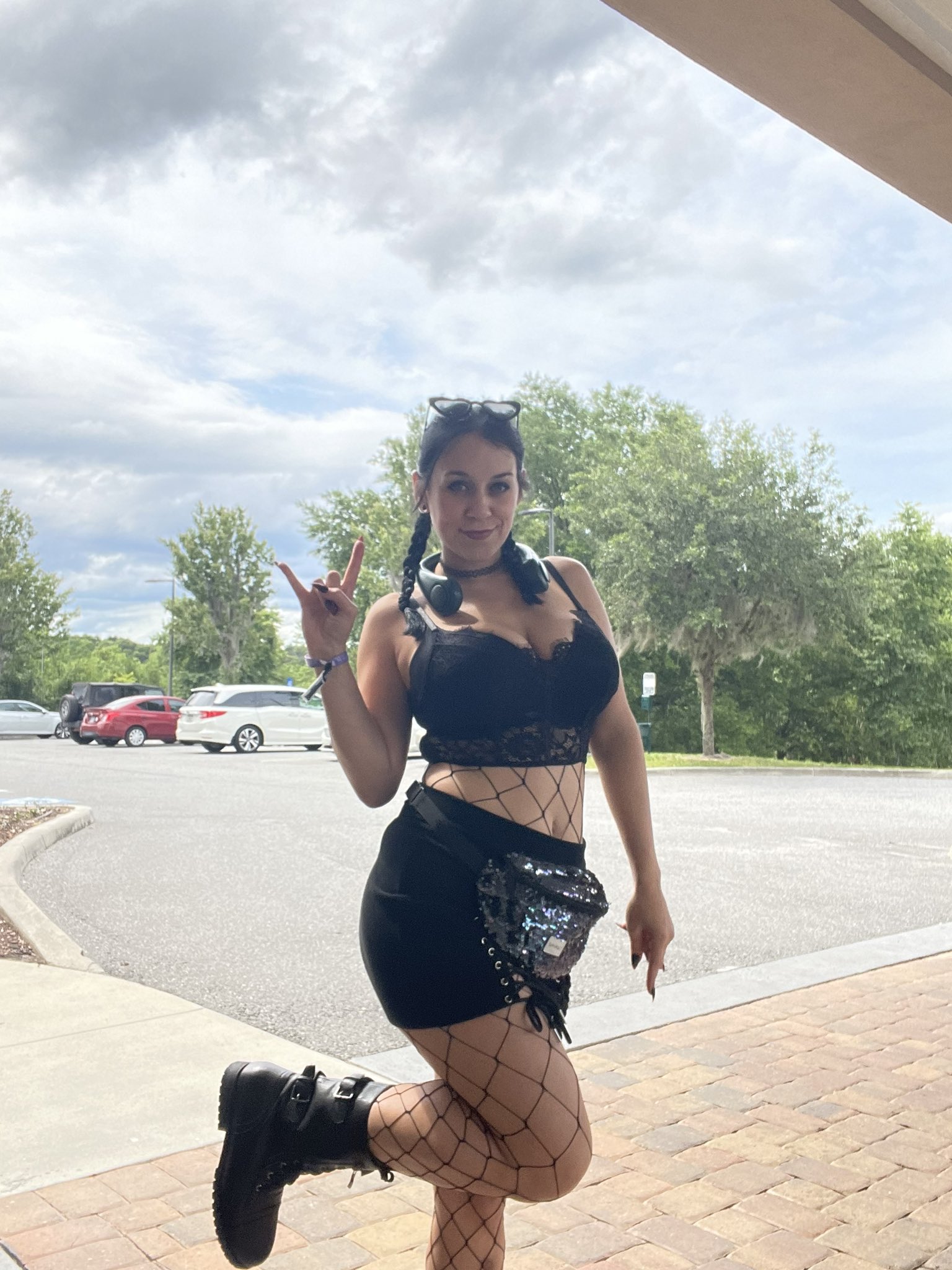 TW Pornstars - Goddess Lolla. Twitter. I went with this outfit. 8:13 PM