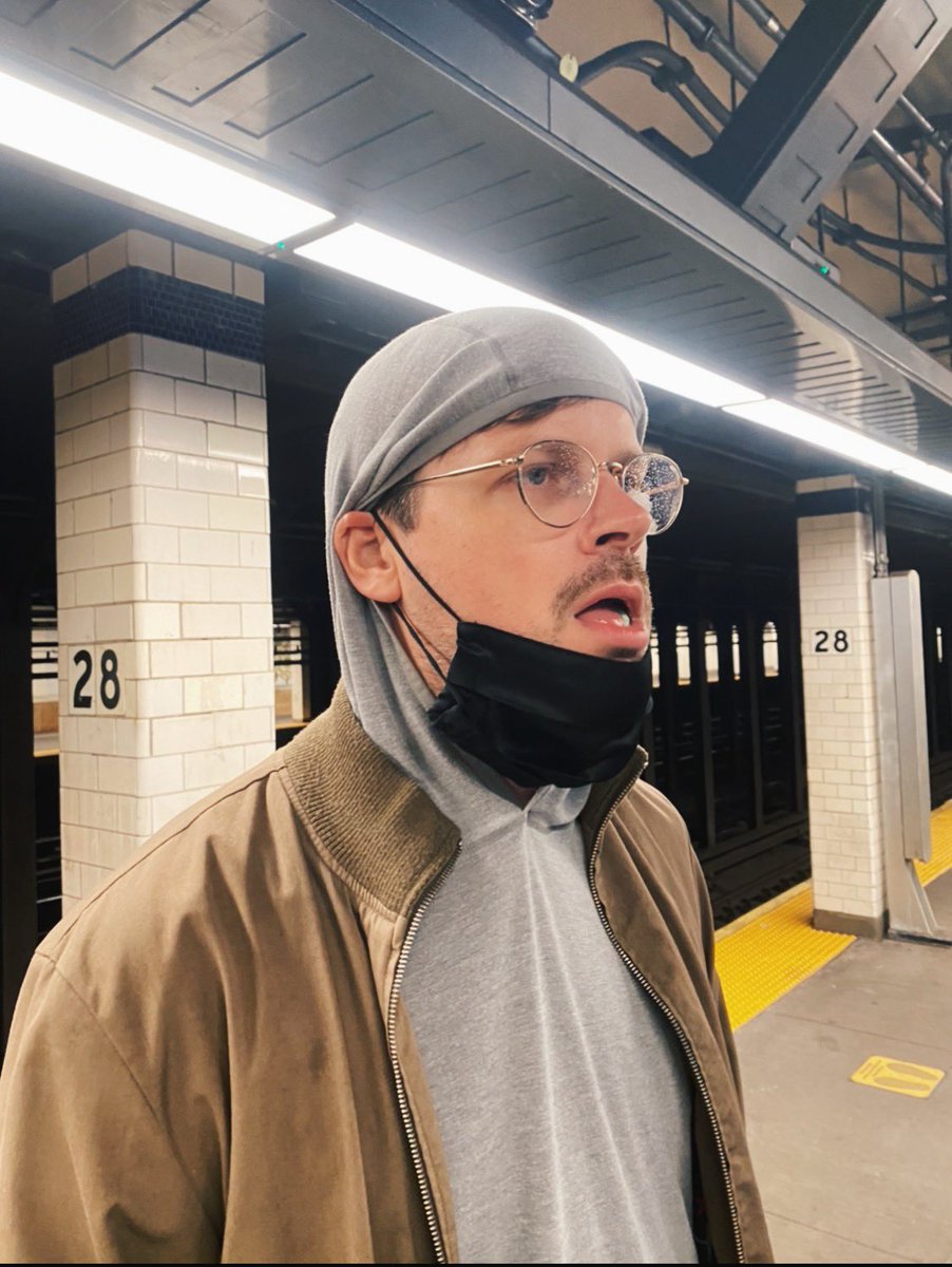 Telling the NYC subway rats about my single dropping in one week from today. #ghosts 
.
.
.
.
.
.
.

.
.

#indie #indiemusic #indiemusician #singersongwriter #singers #producer #studio #musician #musicianlife #writer #matthewscottragland #newyorkmusic #losangelesmusic #spotify