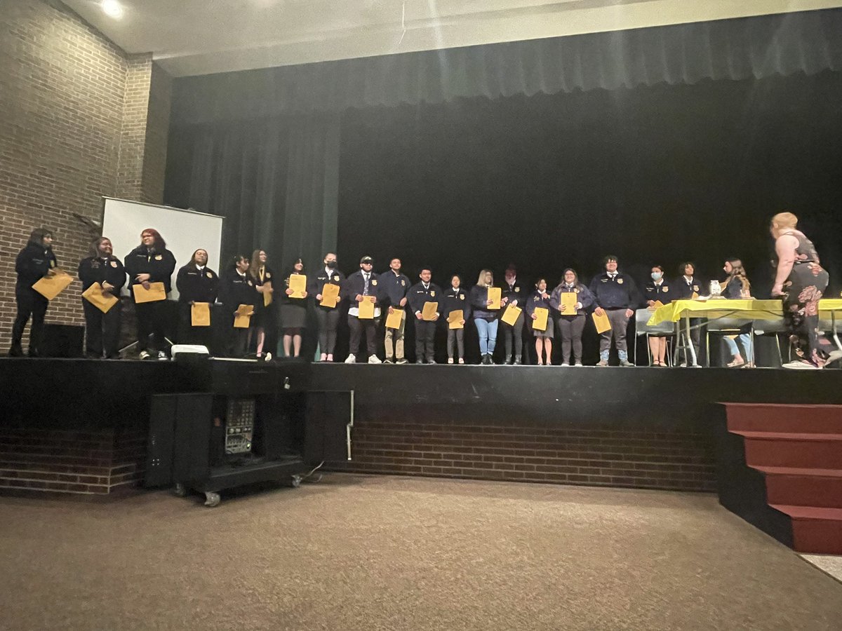 bryanurbanag's tweet photo. Almost too many talented seniors to fit on one stage!  Good luck on your next chapters! https://t.co/gA2MZgjbOB