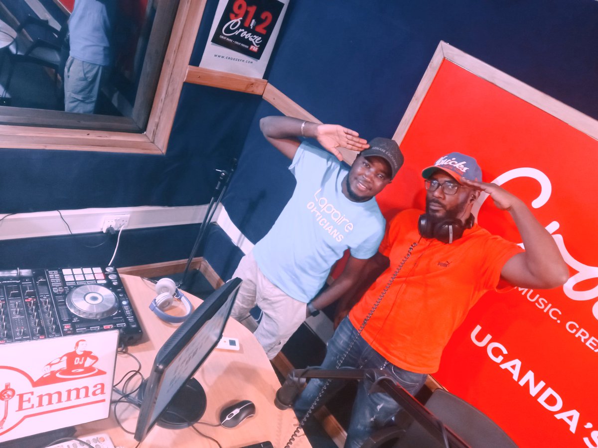 LAKAPITANO's tweet image. Bigup unu..... We are still here @LAKAPITANO @DeejayEmma_Cfm #StaminaDaddy
#TGIF s/o @IsraelGadgets wagwan de de📢📢📢