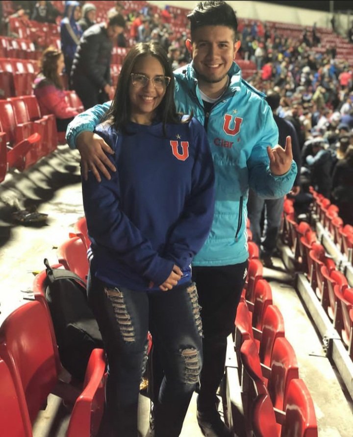 natiuzkmainolf's tweet photo. @Betano_CL Primer viaje a Santiago y a la vez primera cita con el actual padre de mi hijo! Primera cita fue en el estadio, imagínense el sentido especial que tiene el estadio, vamos la U! ❤💙❤ @Betano_CL https://t.co/iEsuPeGhqh