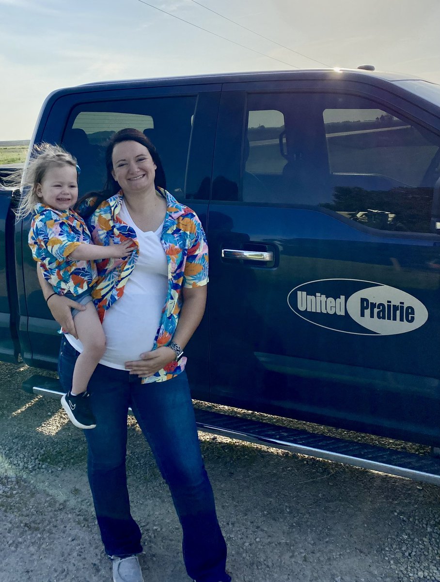 Sales Crew Rocking it today!  Love getting the Family involved <a href="/KMMagsamen/">Kaitlin Tharp</a> #HawaiianShirtDay #Insidetheplant