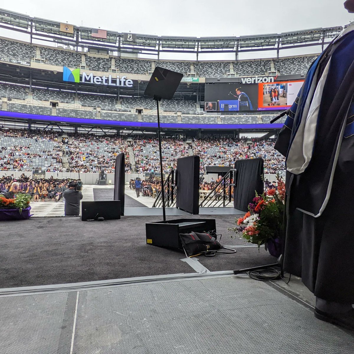 Gian_Paul_G's tweet photo. Truly privileged to share for @BergenCC Class of 2022. So many amazing stories of commitment, resilience and sacrifice spoken by these students and completing their degrees through the difficult past couple of years. Great job! #bergengrad #allinbulldogs https://t.co/qkU4RQMdTs
