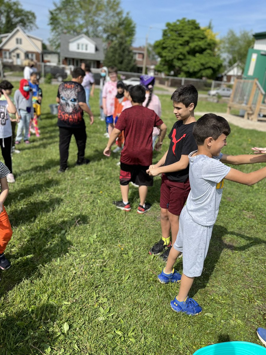 Mrs. Bondy tweet media