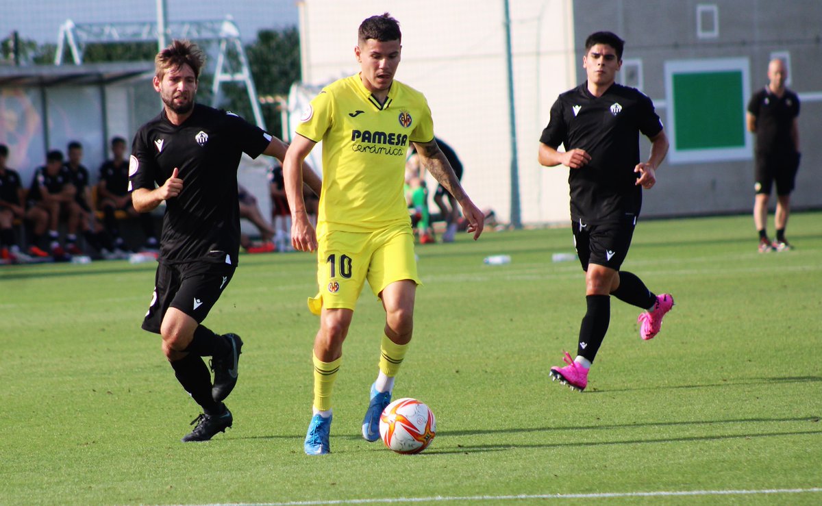 juanfroca's tweet photo. Amistoso. Campo 9 de la Ciutat Esportiva Miralcamp.
Villarreal CF C-CD Castellón B (1-1)
0-1. Min. 10: @Nachogimenoo 
1-1. Min. 64: @AndresCamposBa1 
Mucha calor. Buena predisposición de los dos equipos. El filial 'orellut' con muchos juveniles. https://t.co/AVoucaQmsj
