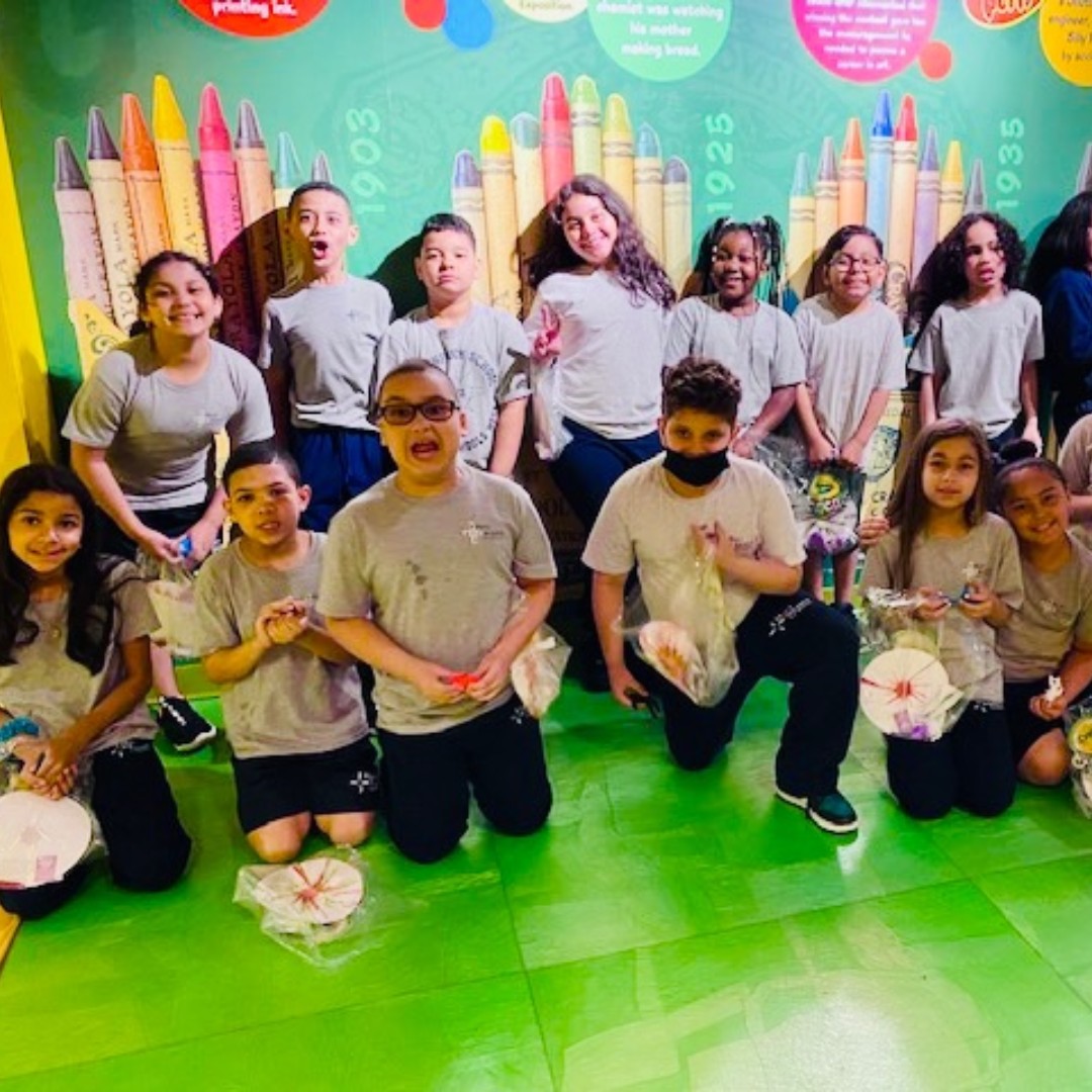 AtownDioceseEDU's tweet photo. Field Trips are a BLAST and our #saintsandscholars are enjoying parks, aquariums, and historical sites and museums! (Looks like our principals and teachers are having some fun too!) Have a great weekend everyone! #safepresentgrowing https://t.co/gpKvGLYrSD