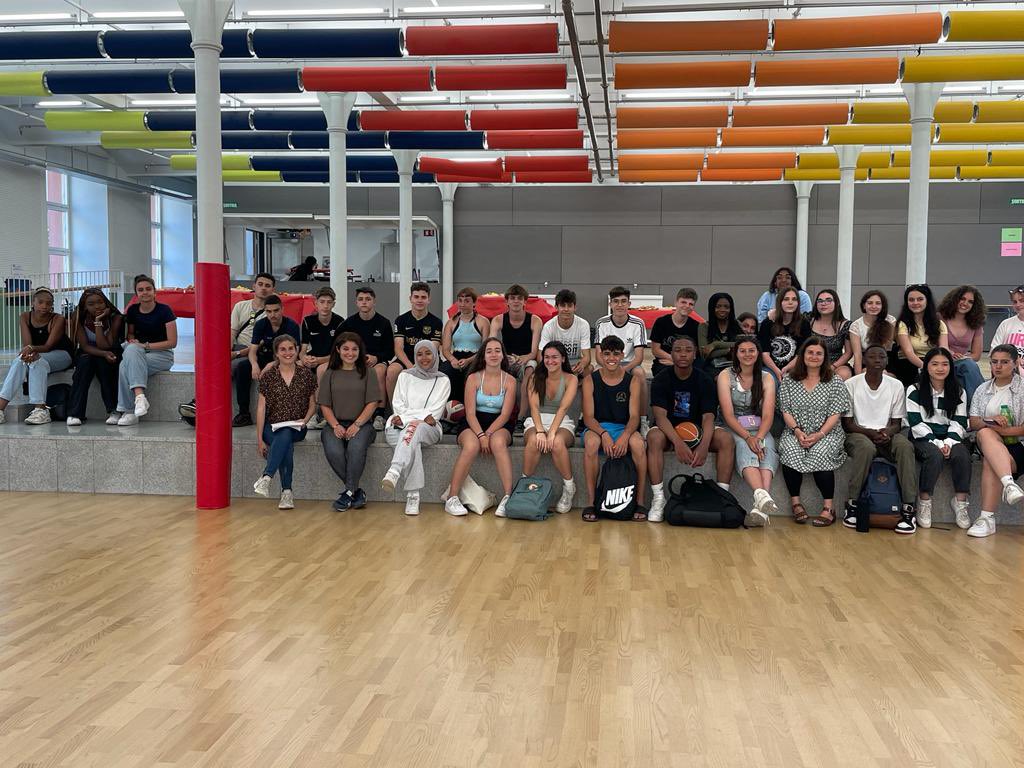 instmartipous's tweet photo. Avui hem fet un berenar sopar per acomiadar l’alumnat que ha participat a l’intercanvi procedent d’Aachen (Alemanya). Divendres ens tornarem a retrobar. @LComtal @gsgaachen https://t.co/ngUTzg3ZNY