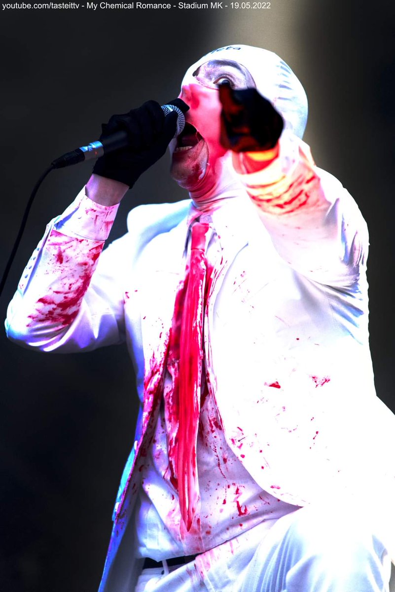 tragichan's tweet photo. nightmare inducing close ups, yes thank you, i love them https://t.co/fUEFURZCwU