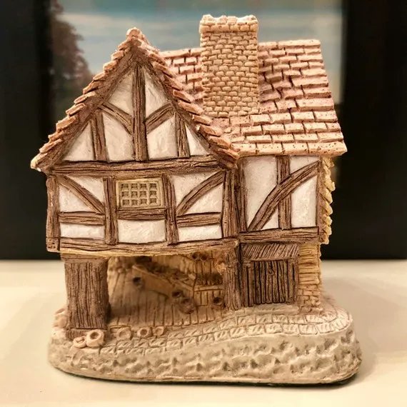 ZendingMachine1's tweet photo. David Winter Cottages Little Market #Vintage 1980 English #Figurine Mini #England #British Collectible #Decor https://t.co/qu9KIs5zIw #Etsyshop #davidwinter https://t.co/koNVWcQCCr