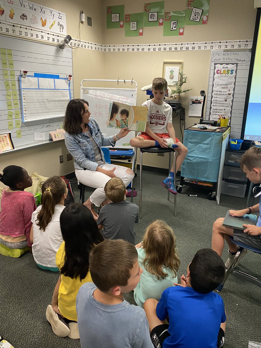 WBEteacher's tweet photo. Thank you Mrs. Kennedy for being an impromptu guest reader! We so appreciate all you have done for us as PTO co-president this year! Many thanks!!!@WoodbrookCCS @WoodbrookPTO1 https://t.co/7B67YkqO8R